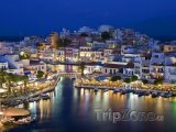 Agios Nikolaos v noci