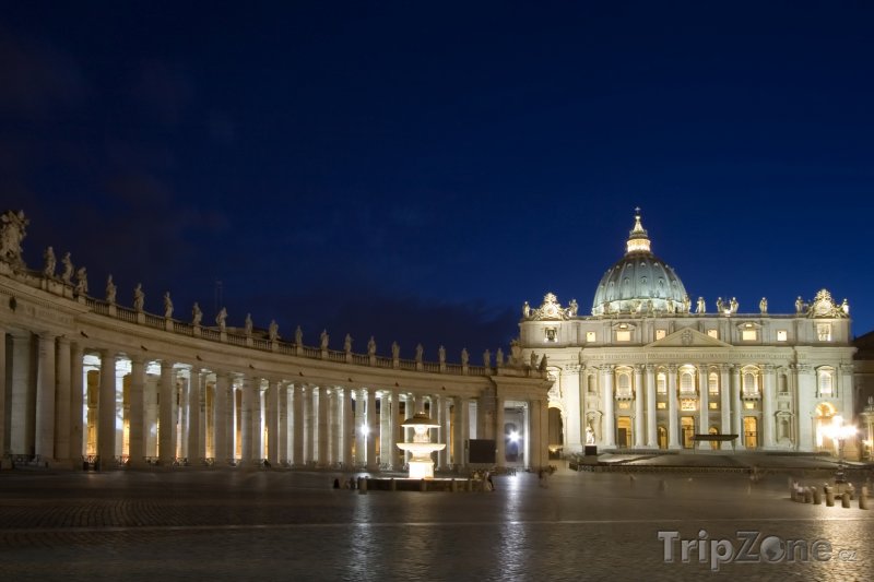 Fotka, Foto Bazilika sv. Petra v noci (Řím, Itálie)