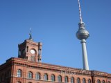 Berlínská radnice a televizní věž (Berliner Fernsehturm)