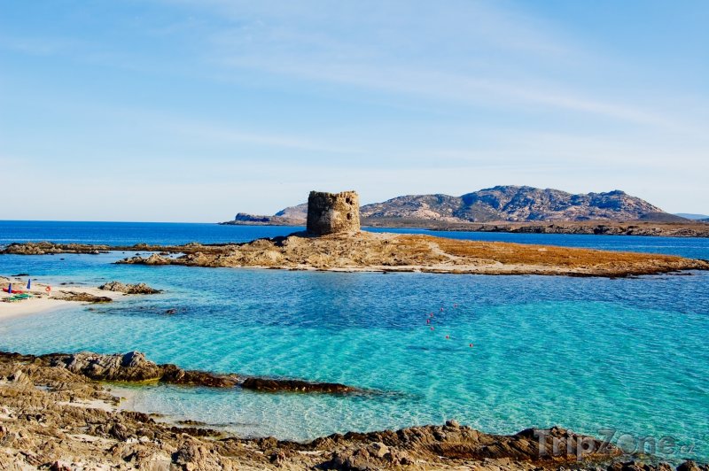 Fotka, Foto Kamenná pevnost u pobřeží (Sardinie, Itálie)