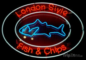 Neon lákající na Fish and Chips