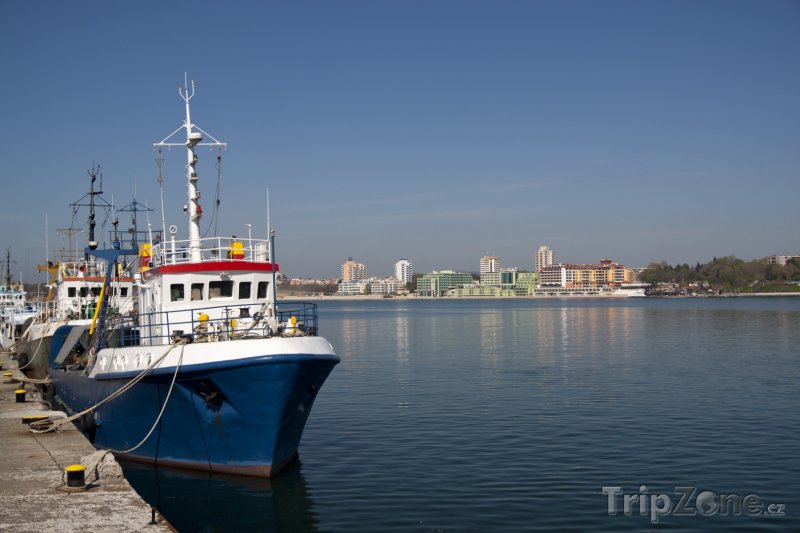 Fotka, Foto Nesebar, loď v přístavu (Centrální část pobřeží, Bulharsko)