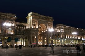 Pohled na Galleria Vittorio Emanuele II z Piazza del Duomo