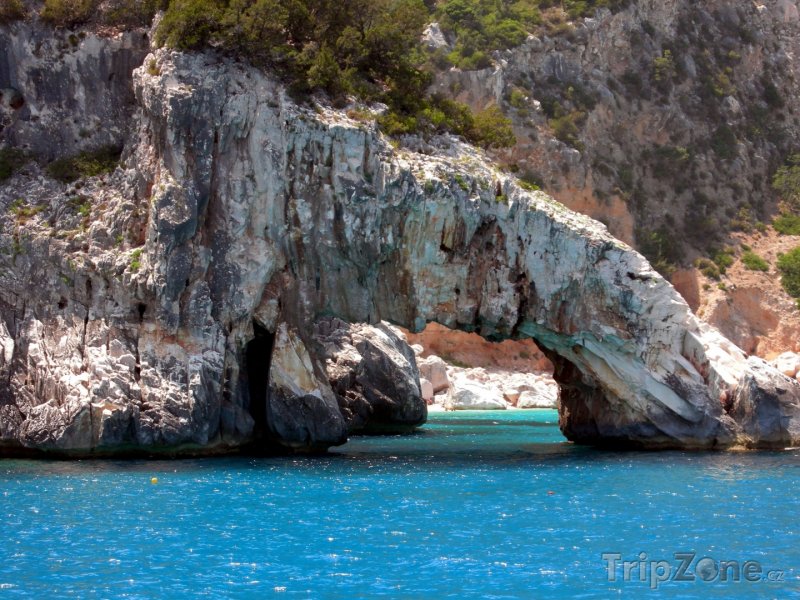 Fotka, Foto Skály na pobřeží (Sardinie, Itálie)