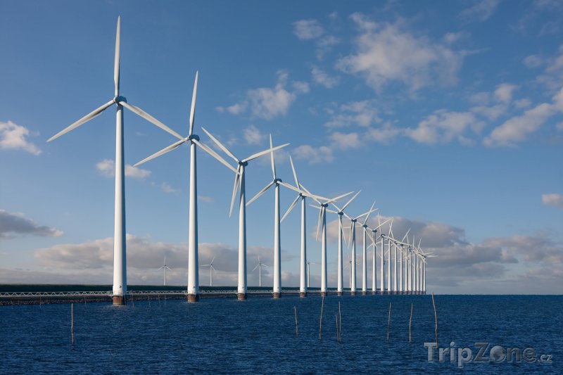 Fotka, Foto Větrná elektrárna v moři (Nizozemsko)