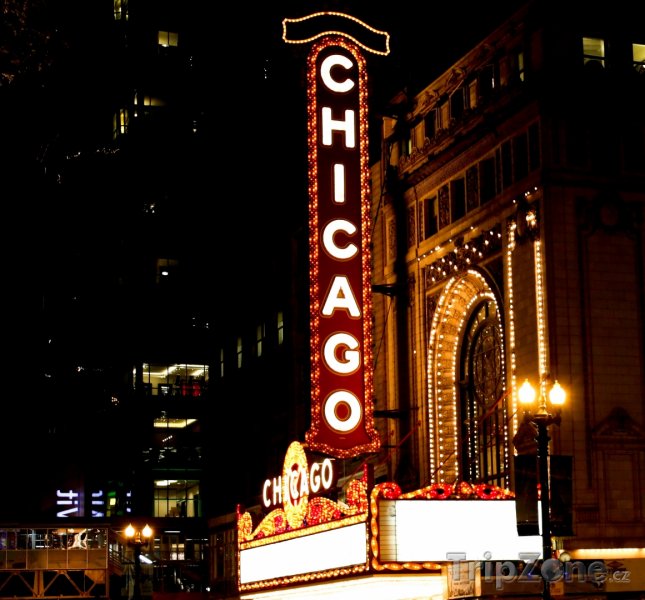 Fotka, Foto Známý neon na Balaban and Katz Chicago Theatre (Chicago, USA)