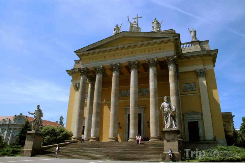 Fotka, Foto Bazilika v Egeru (Maďarsko)