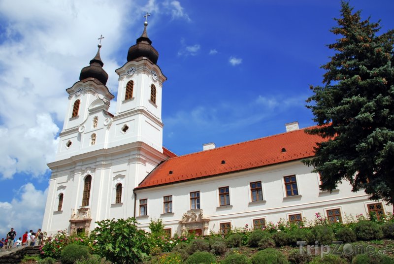 Fotka, Foto Benediktinský klášter Tihany v obci Tihany u Balatonu (Maďarsko)
