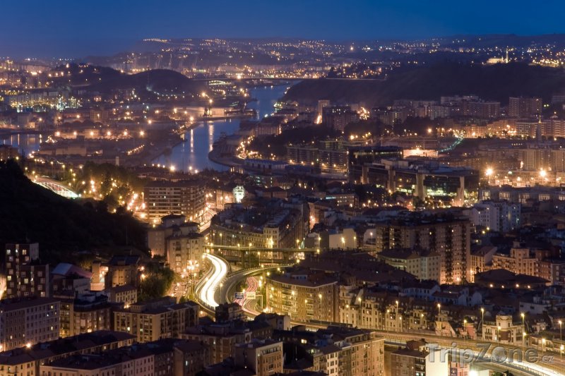 Fotka, Foto Bilbao v noci (Španělsko)