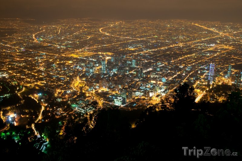 Fotka, Foto Bogota v noci (Kolumbie)