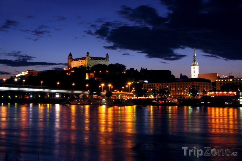 Fotka, Foto Bratislava v noci (Slovensko)
