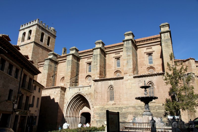 Fotka, Foto Kostel Santa Maria v Mora de Rubielos (Španělsko)