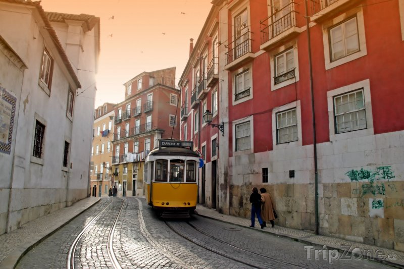 Fotka, Foto Lisabon - tramvaj ve městě (Portugalsko)