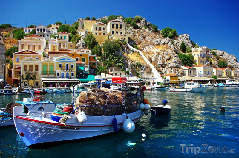 Fotka, Foto Loďka v přístavu na ostrově Symi (Řecko)