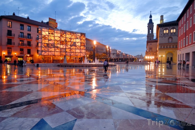 Fotka, Foto Náměstí v Zaragoze (Španělsko)