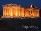 Parthenón v noci