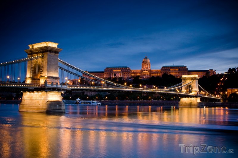 Fotka, Foto Řetězový most v noci (Budapešť, Maďarsko)