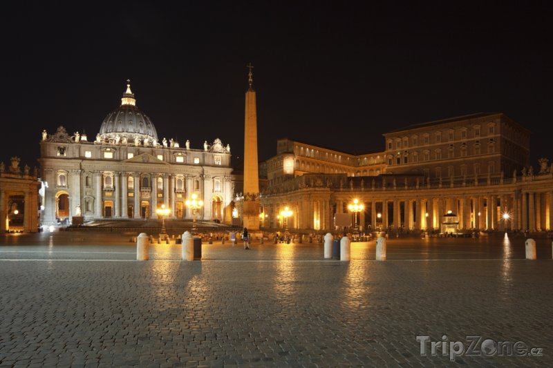 Fotka, Foto Svatopeterské náměstí v Římě (Itálie)