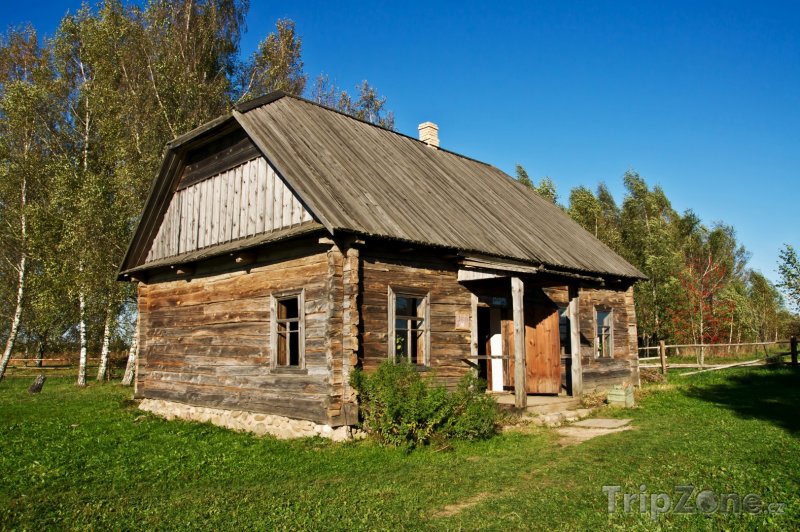 Fotka, Foto Tradiční vesnická chalupa (Bělorusko)