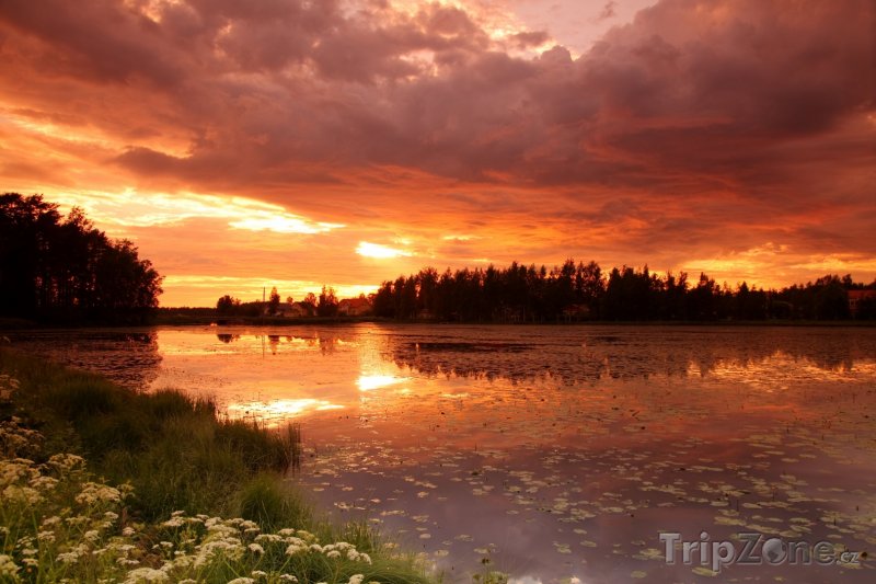 Fotka, Foto Západ slunce nad jezerem (Finsko)