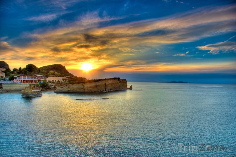 Fotka, Foto Západ slunce nad ostrovem Korfu (Korfu, Řecko)