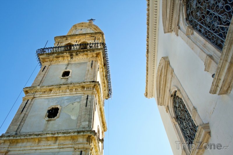 Fotka, Foto Zvonice kostela sv. Mikuláše ve městě Kiliomeno (Zakynthos, Řecko)