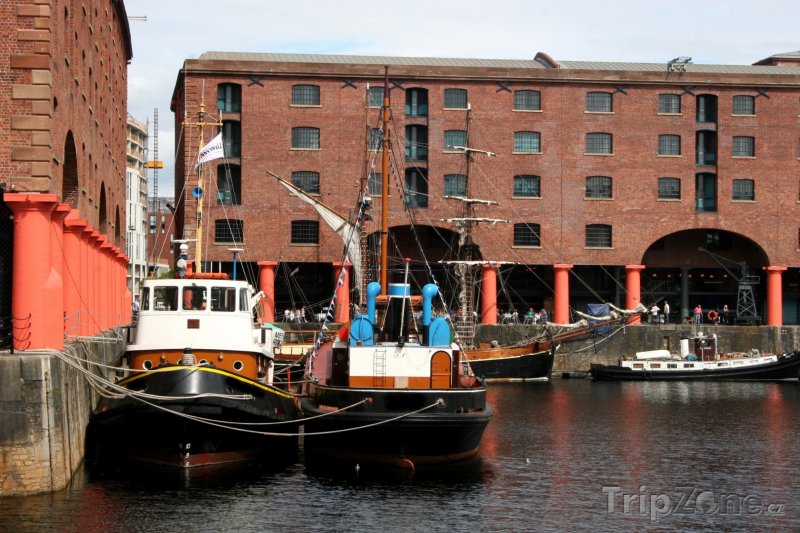 Fotka, Foto Albert Dock, lodě (Liverpool, Velká Británie)