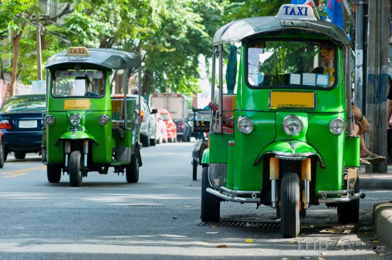Fotka, Foto Bangkok, rikši v ulicích města (Thajsko)