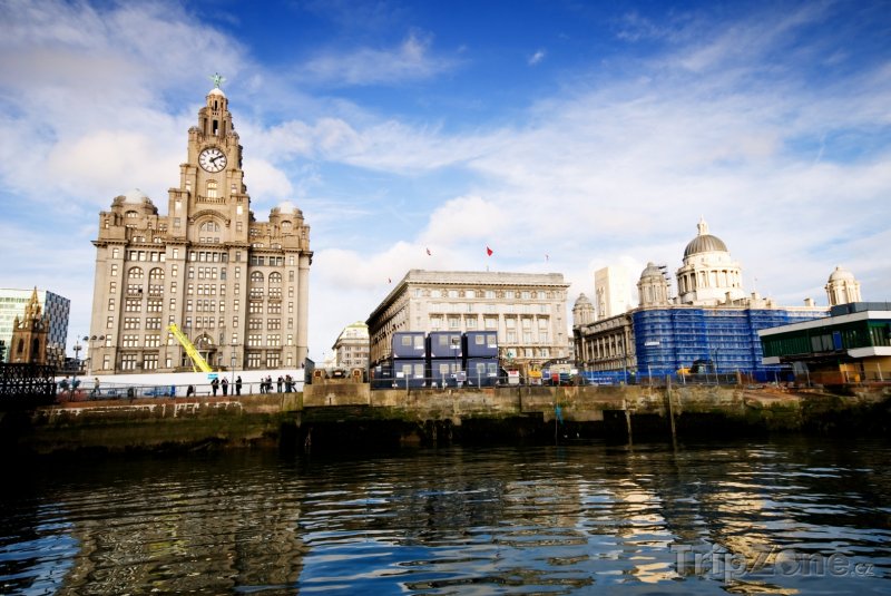 Fotka, Foto Budovy známé jako Tři grácie (Liverpool, Velká Británie)