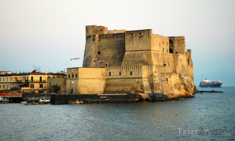 Fotka, Foto Castel dell'Ovo v Neapoli (Neapol, Itálie)
