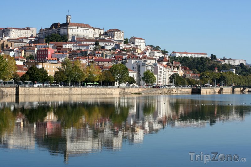 Fotka, Foto Coimbra, pohled na město z řeky Mondego (Portugalsko)