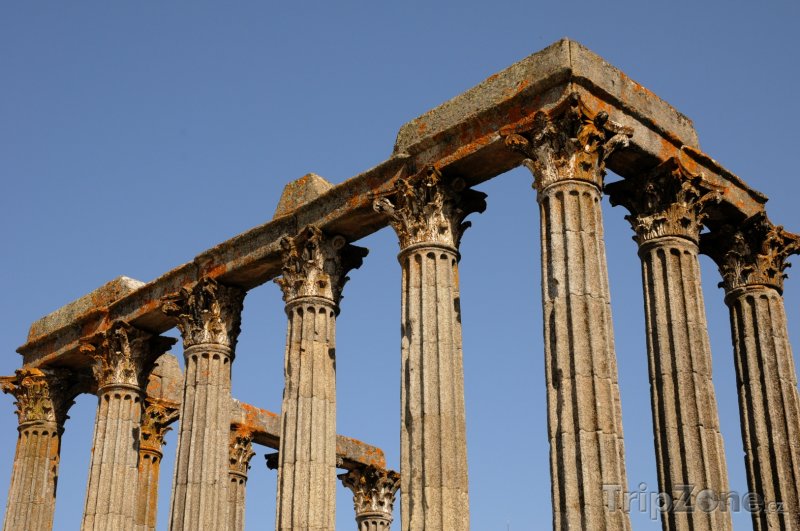 Fotka, Foto Évora, ruiny antického chrámu (Portugalsko)