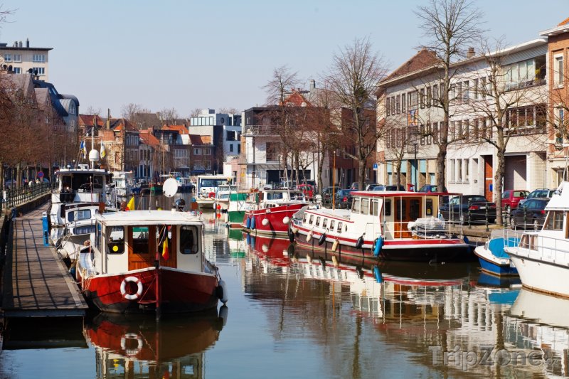 Fotka, Foto Mechelen, lodě na kanálu (Belgie)