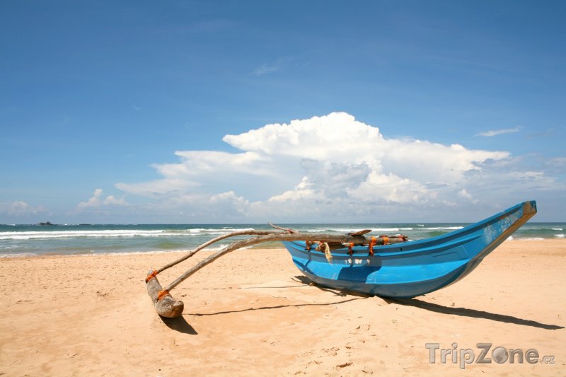 Fotka, Foto Pláž Bentota s loďkou (Srí Lanka)