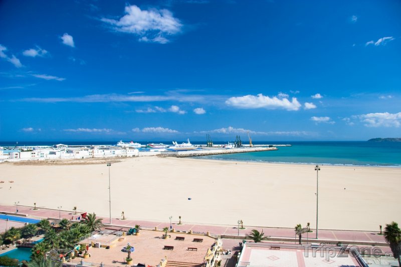 Fotka, Foto Pláž ve městě Tangier (Maroko)