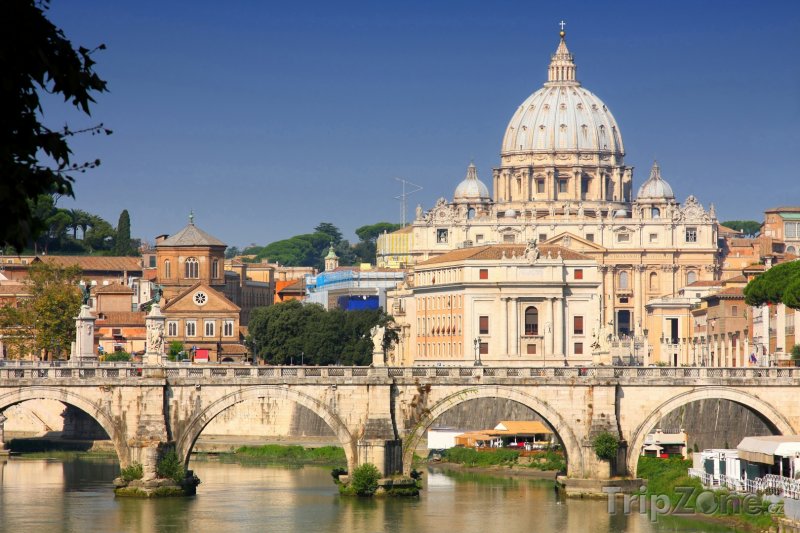 Fotka, Foto Pohled na baziliku sv. Petra (Řím, Itálie)