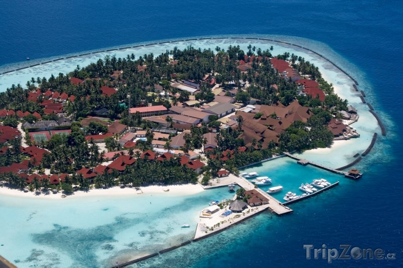 Fotka, Foto Pohled na obydlený atol z letadla (Maledivy)