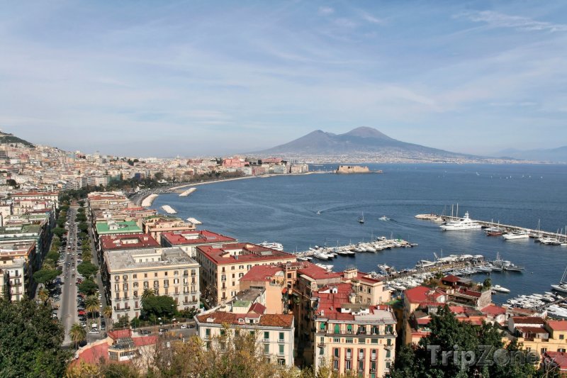 Fotka, Foto Pohled z Neapole na sopku Vesuv (Neapol, Itálie)