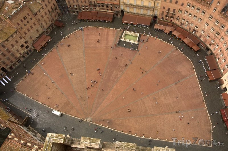 Fotka, Foto Siena - pohled na Piazza del Campo (Itálie)