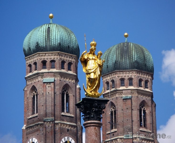 Fotka, Foto Socha Marie před Frauenkirche (Mnichov, Německo)