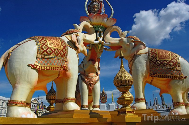 Fotka, Foto Sochy slonů v Bangkoku (Thajsko)