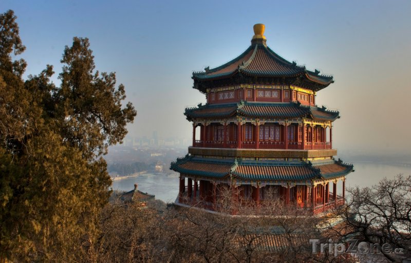 Fotka, Foto Typická čínská architektura poblíž Pekingu (Čína)
