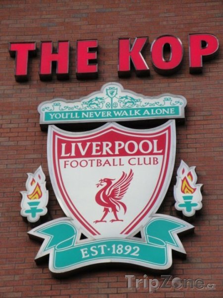 Fotka, Foto Znak Liverpool F.C. na stadiónu Anfield (Liverpool, Velká Británie)