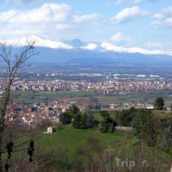 Fotka, Foto Alpy na d městem (Turín, Itálie)