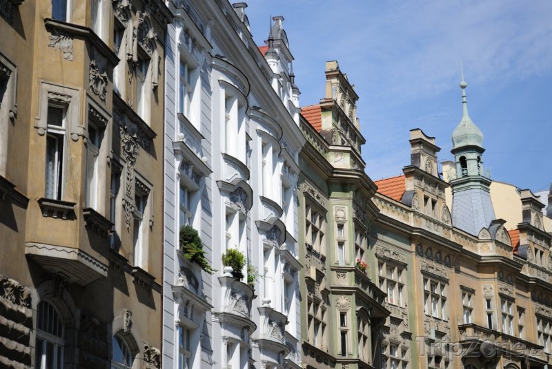 Fotka, Foto Architektura pražských domů (Praha, Česká republika)