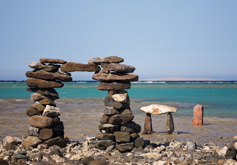 Fotka, Foto Brána z kamenů na pobřeží (Hurghada, Egypt)