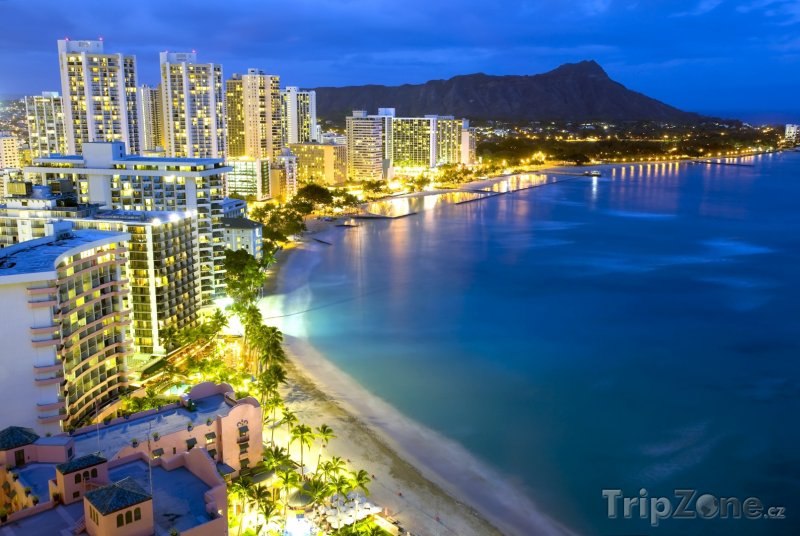 Fotka, Foto Honolulu, Waikiki Beach v noci (USA)