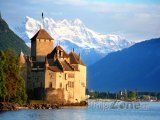 Hrad Chillon na břehu Ženevského jezera
