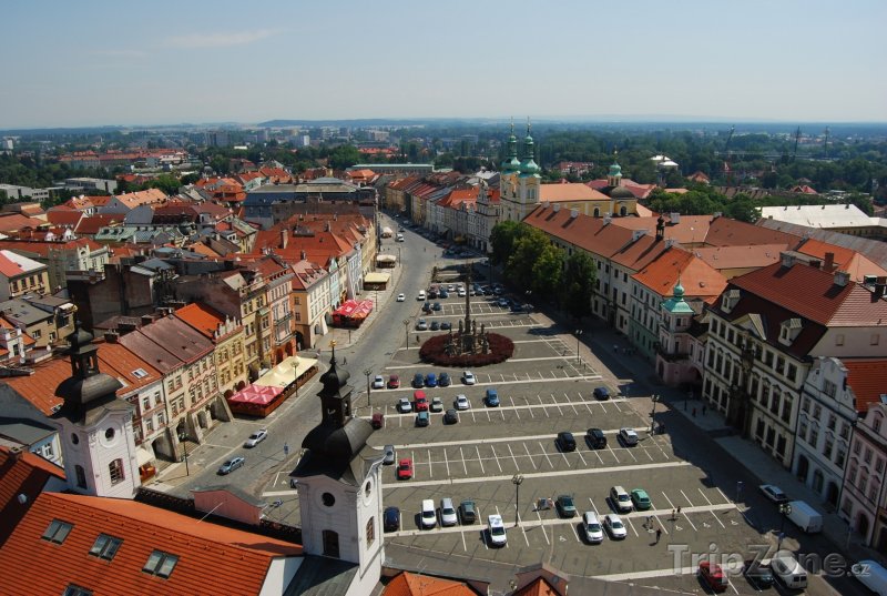 Fotka, Foto Hradec Králové, pohled z Bílé věže na Velké náměstí (Česká republika)