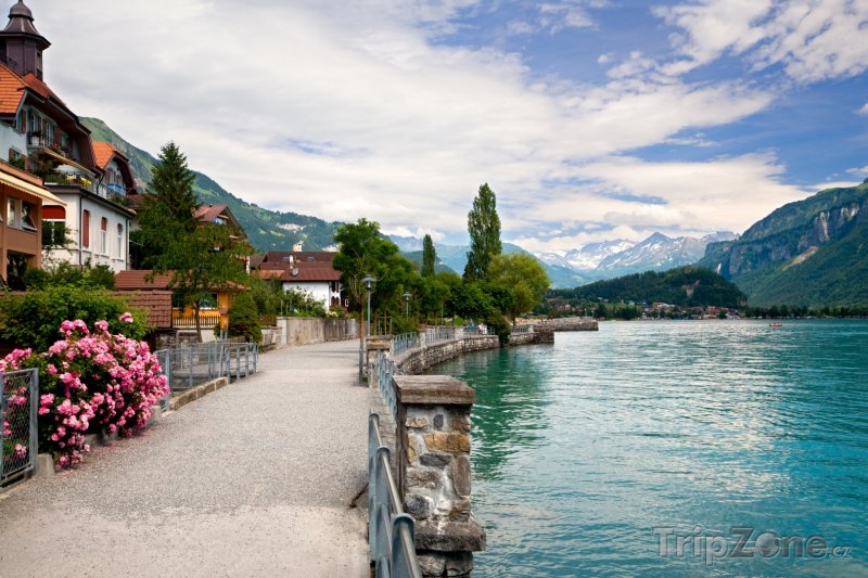 Fotka, Foto Jezero v Brienz (Švýcarsko)
